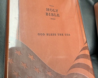 Que Dieu bénisse la Bible américaine | Bible du président Donald Trump | Lee Greenwood MAGA | Bible de Donald Trump | Cadeaux | Cadeau politique | Cadeaux pour lui