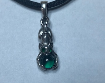 Kitten Pendant with Emerald Eyes in Sterling Silver