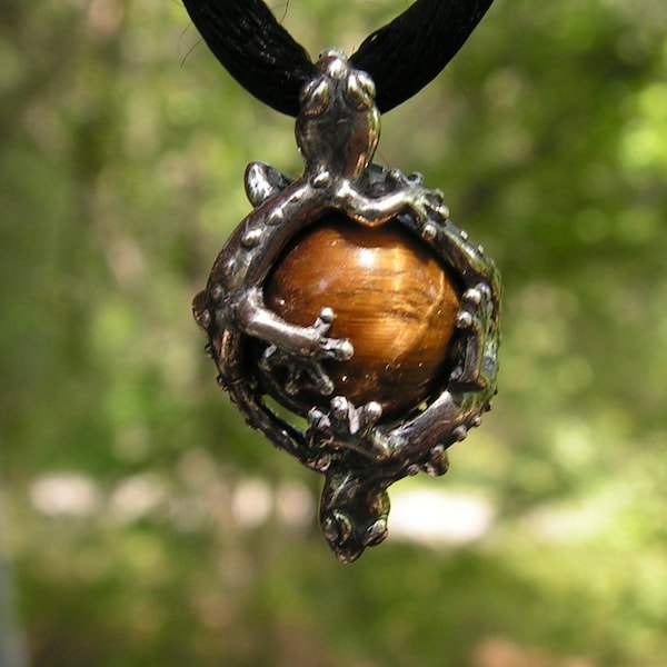 Geckos Pendant With Tiger Eye and Sterling Silver