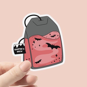 Vampire's Gebräu Aufkleber, Halloween Herbst Bücherwurm Aufkleber, Buch-Liebhaber-Geschenk, Bücherwurm Merch, Kindle Aufkleber, schwarzer Humor Aufkleber, Tee-Fledermaus Aufkleber