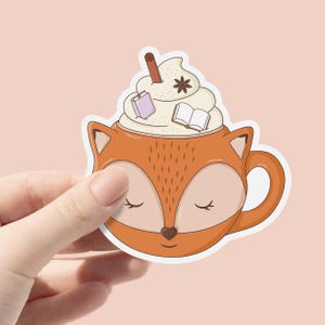 Bookish Fox-Vinyl-Aufkleber, trendiger süßer ästhetischer Herbstbecher-Aufkleber, gruselige Lesung, Bookish gruseliger Halloween-Aufkleber, Spice Latte Aufkleber