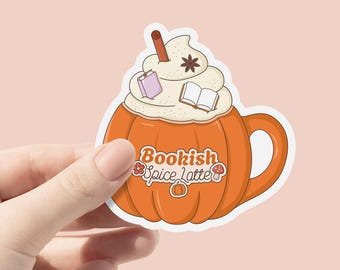 Leesgrage Spice Latte-vinylsticker, trendy schattige esthetische herfstmokken sticker, spookachtig lezen, leesgrage Halloween spooky sticker, herfststicker