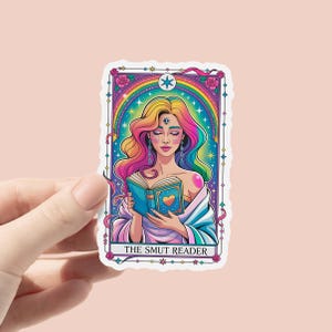 The Smut Reader Vinyl Aufkleber, Bücherwurm Aufkleber, Geschenk für Buchliebhaber, Bücherwurm Merch, Kindle Aufkleber, Regenbogen Romanze Tarot, Leseliebhaber
