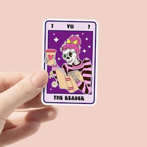 Der Leser Tarot Karte Aufkleber, Buch Aufkleber für Kindle, Skelett Aufkleber, Buch Liebhaber Aufkleber, Spooky Aufkleber, Lesergeschenk, Bücherwurm Geschenke