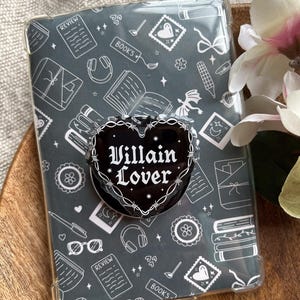 Skurkälskare Taggtrådshjärta Kindle-telefongrepp Magnetisk hållare Tillbehör Bokälskare Merch Present Bokälskare Mörk Romantik Fantasyälskare