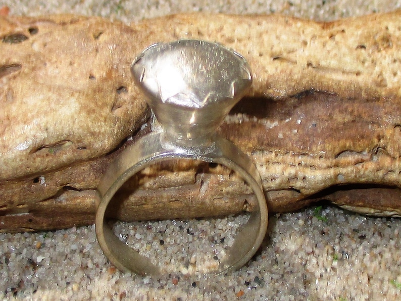 Bague amulette conique en argent gris-gris avec sommet plat image 3
