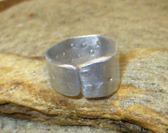 Hammered Aluminum Open End Adjustable Ring