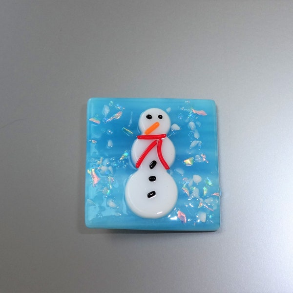 Blue and White Fused Glass Snowman Brooch, Holiday Jewelry, Fused Glass Snowman Pin, Fused Glass Winter Brooch, Blue Snowman Pin