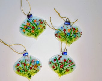 Flower Garden Fused Glass Christmas Ornaments, Fused Glass Holiday Sun Catchers, Cottage Garden Holiday Tree Ornament