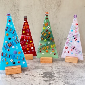 Árvore de Natal decorada com vidro fundido e suporte de madeira ou vela tealight, árvore de Natal decorada, tela de velas, decoração de mesa