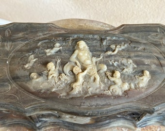 Beautiful Venus at Repose Vintage Genuine Incolay stone jewelry/trinket box.