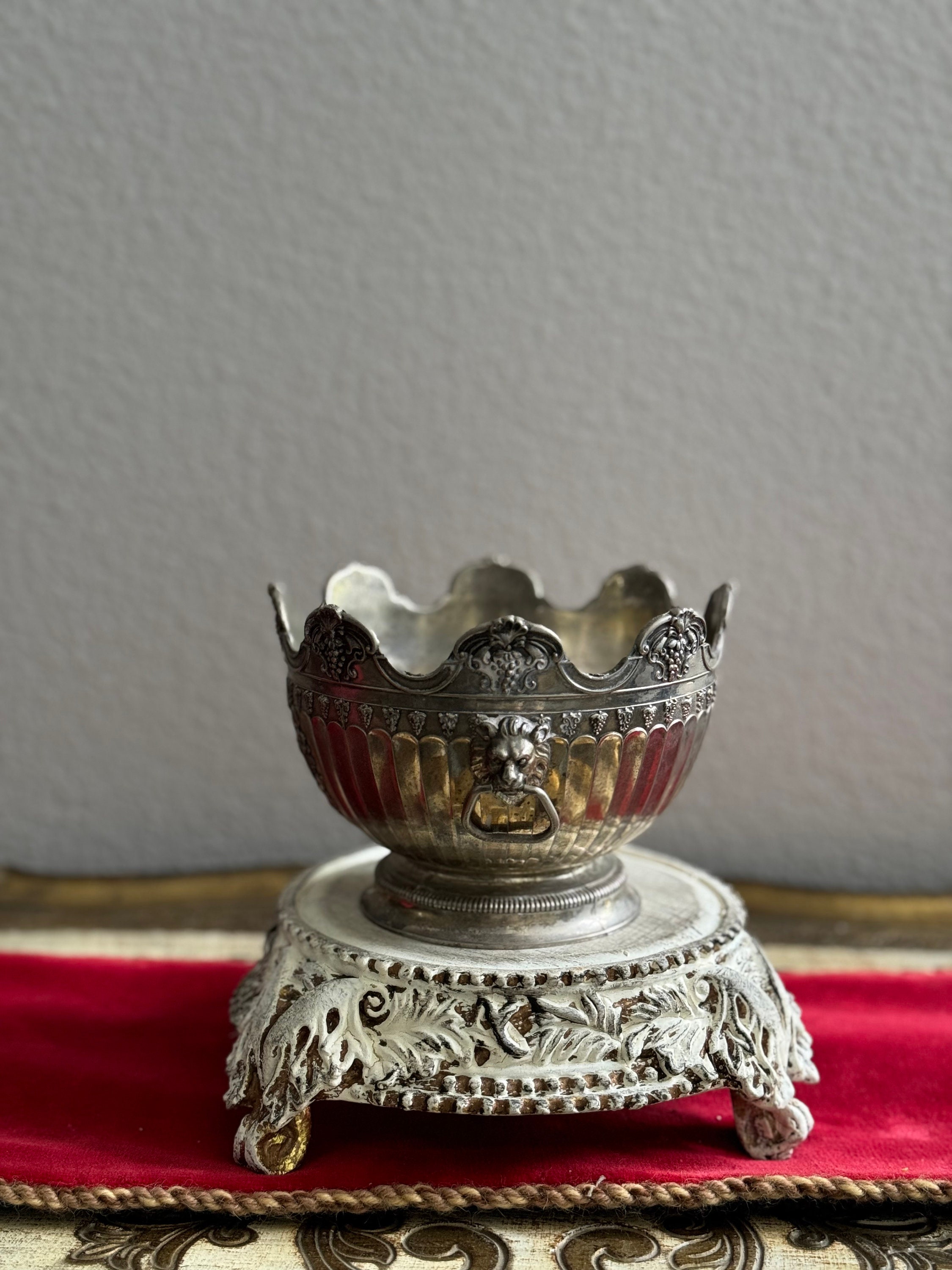 【英国】 ライオンのボウル / センターピース【シルバープレート】直径18cm Silver Lion Bowl - Etsy