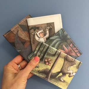 Carteira de cartão de crédito grande | Porta-cartão de vacinação 4 x 3 | Wild Things | reaproveitado