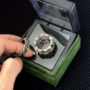 Gothic Kreuz Statementring in 925 Silber | Vintage Punk Y2K Stil Schmuck für Männer & Frauen | Designer-inspiriertes Geschenk