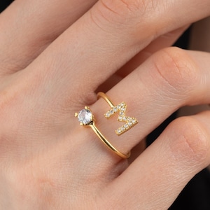Anillo con inicial de piedra, anillo con letra, regalo personalizado, anillo de plata de ley, regalo para novia, delicado