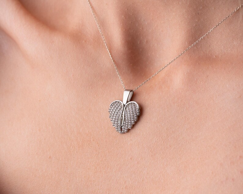 Engraved Angel Wing Heart Necklace, Personalized Gift for Her, Name Necklace Women, Custom Heart Pendant, Birthday Gift