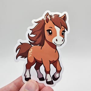 Pegatina de caballo marrón adorable - Calcomanía de poni kawaii / Vinilo resistente a la intemperie