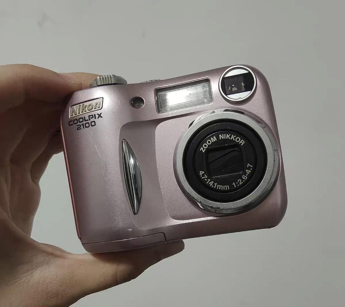 Nikon ニコン COOLPIX 2100 Amazon.com : Nikon Coolpix 2100 2MP Digital Camera w/ 3x