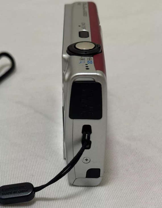Canon PowerShot A2600 シルバー Canon PowerShot A2600 16.0MP Digital Camera - Silver for
