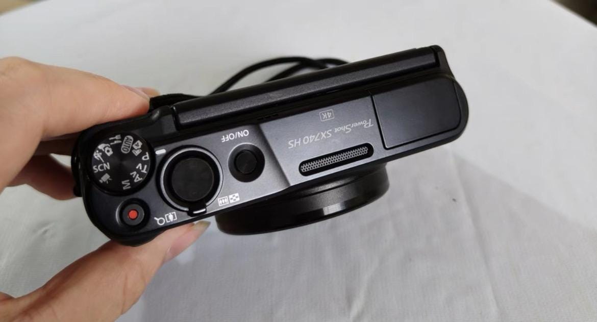 Canon PowerShot SX740 HS Digital Camera (Black) | Bedfords.com
