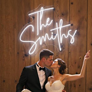 Insegna al neon personalizzata per matrimoni, insegna al neon con cognome, decorazioni rustiche per matrimoni, insegne con cognome, decorazioni per feste di fidanzamento, decorazioni per sfondi di nozze