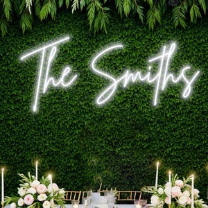 Insegna al neon personalizzata per matrimoni, decorazioni rustiche per matrimoni, insegne con nomi di famiglia, decorazioni per feste di fidanzamento, insegne con fondali per foto di matrimoni moderni.