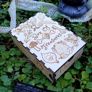 Skrzynia Skarbów Goblinów, Drewno Cięte Laserowo i Grawerowane, Rdzeń Goblinów, Rdzeń Goblinów, Błyszczące Rzeczy, Skrzynia Tarotowa Stash Witchy Curiosities Trinket Crystal Box