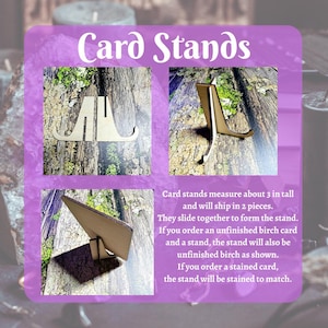 K&ouml;nnte beinhalten: Holzkartenst&auml;nder, ca. 7.6 cm hoch, in verschiedenen Ansichten gezeigt. Die St&auml;nder sind so konzipiert, dass sie zusammengeschoben werden k&ouml;nnen. Der Text auf dem Bild lautet "Card Stands" und enth&auml;lt Produktdetails.