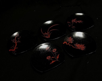 Platos dulces lacados japoneses con hojas de bambú (juego de 5) Urushi japonés para wagashi, ceremonia del té, shikki y lacado.