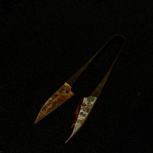 Japanese Vintage Thread snips by Shigefusa(繫房)/Japanese style scissors/Embroidery/Sewing/Iron/Cast iron/Kanji/Made in Japan