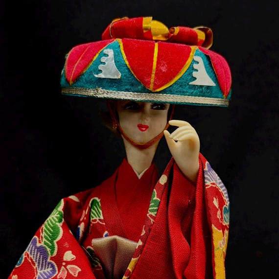 工芸品 RETRO POTTERY DOLL WOMAN BY IWATSUKI Vintage Ryukyu Dolls Traditional Souvenirs From Okinawa/silk