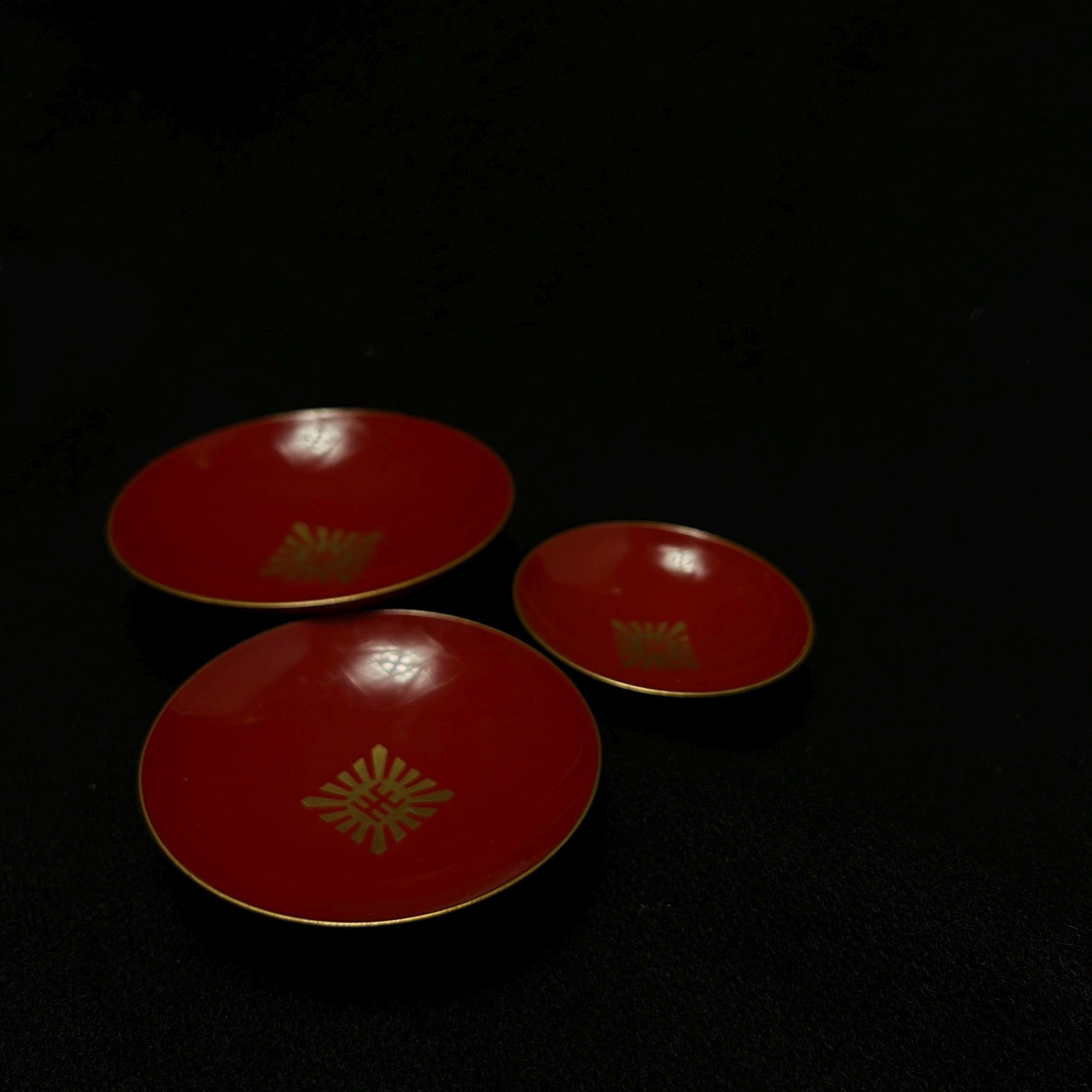 Japanese Antique Sakazuki a Set of 3 Stacking Sake Cups/red Gold
