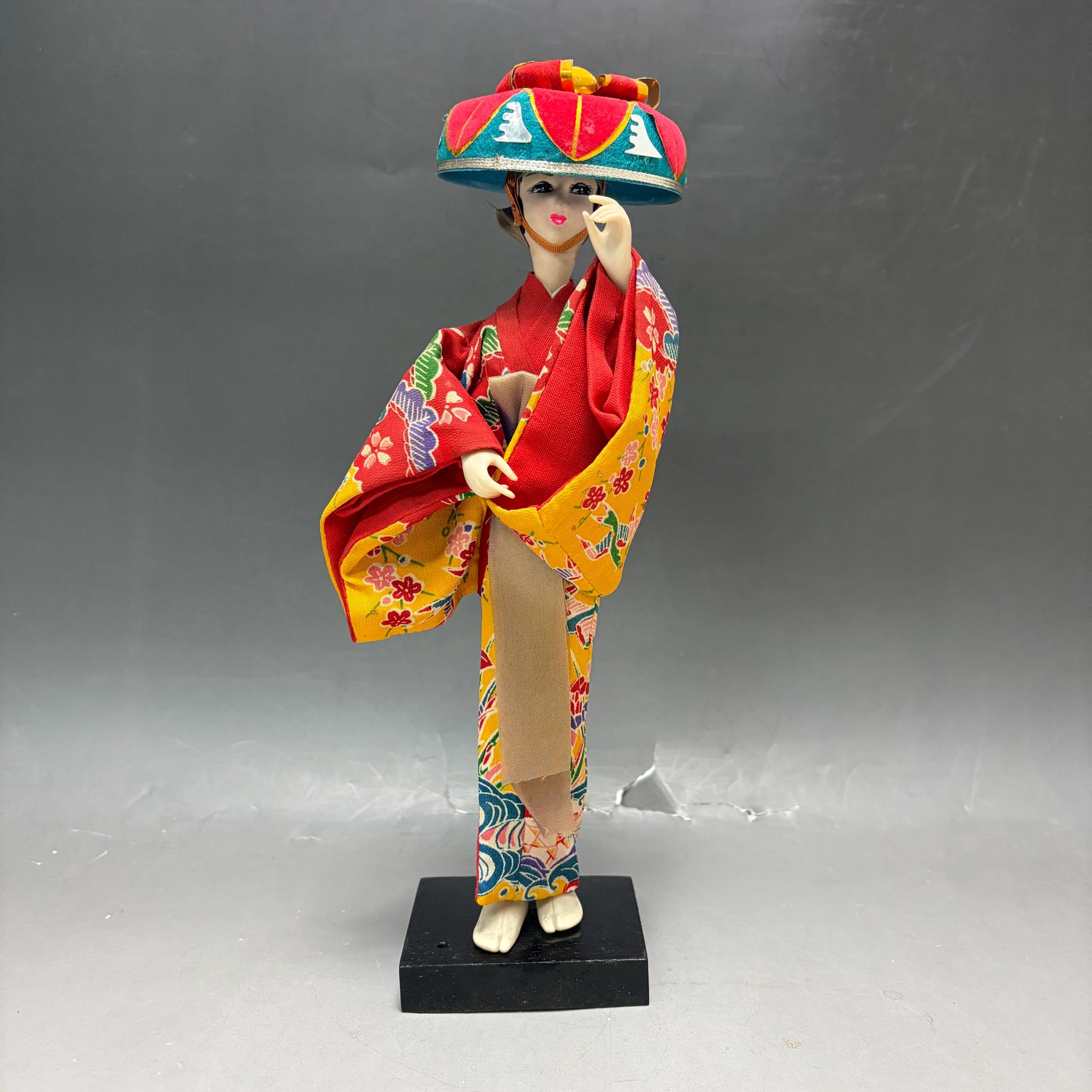 Vintage Ryukyu Dolls Traditional Souvenirs From Okinawa/silk