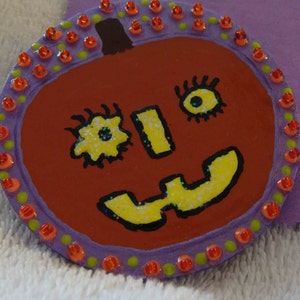 PuMpKiN FaCe pin or brooch for HaLlOWeEn how whimiscal image 5