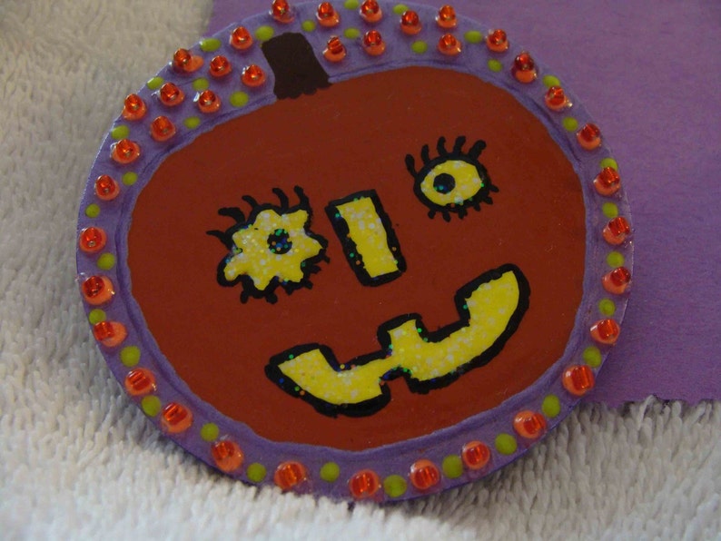 PuMpKiN FaCe pin or brooch for HaLlOWeEn how whimiscal image 5