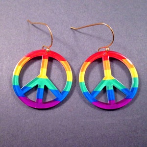 Pendientes con símbolo de la paz, símbolos de la paz acrílicos de arcoíris, pendientes colgantes dorados, envío GRATIS