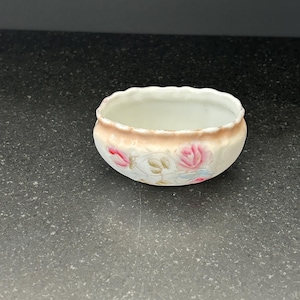 Hand Painted Small Porcelain Oval Bowl with Scalloped top