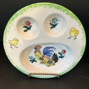 Children&#39;s Pottery Plate with Three Compartments & Hen and Chick Design