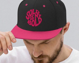 VENDIDO Gorra Snapback BOLD Is My BOLD / Gorra rosa fucsia de agente de Keller Williams / Merchandising inmobiliario retro estilo streetwear / Regalo de cierre para agente inmobiliario de KW