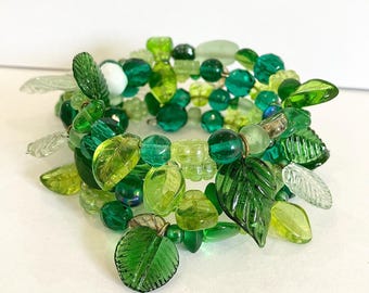 Cottagecore fairytale woodland leaf green bracelet memory wire glass beaded