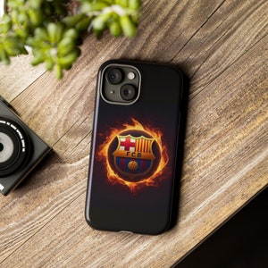 FC Barcelona Logo mit Flammen auf einem schwarzen Hintergrund Handyhülle - Tough Cases
