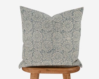 Funda de almohada de lino estampada a mano / Cojín decorativo floral / Decoración de primavera estilo granja bohemio / Regalo de inauguración de la casa