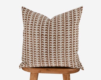 Funda de almohada de lino estampada a mano / Cojín decorativo floral / Decoración de primavera estilo granja bohemio / Regalo de inauguración de la casa