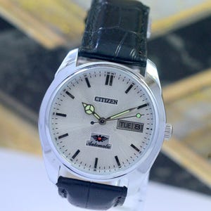 Reloj Citizen automático vintage para hombre, esfera plateada, repintado, 21 joyas, movimiento japonés Day-Date 8200A.