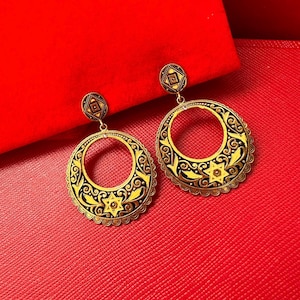 vintage Spanish damascene dangle hoop screw back earrings ornate gold tone