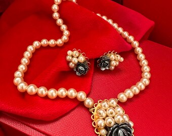 vintage faux pearl jewelry set necklace and earrings