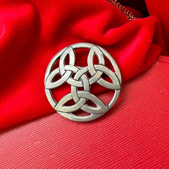 Broche St. Justin Celtic | Broche vintage fabriquée à Pweter