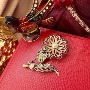 vintage Spanish damascene flower brooch filigree gold tone
