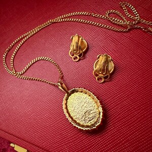 Vintage Damascene Jewelry Set: 18k Gold Plated Pendant Necklace Brooch, Birds of Paradise image 9
