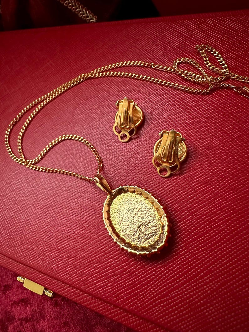 Vintage Damascene Jewelry Set: 18k Gold Plated Pendant Necklace Brooch, Birds of Paradise image 9